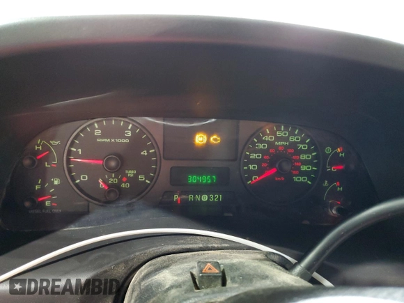 2005 Ford F-350 XL with VIN 1FTWX31P35EB41027, listed as a Copart auction lot 57124585 with 304,957 mi miles and Salvage title. Bid and sale history available at DreamBid. Image 9.