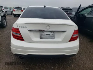 2014 Mercedes-Benz C 250 Sport z VIN WDDGF4HB2EG245896, wystawiony jako Copart lot #56678115 z przebiegiem 92 446 mil mil oraz Szkoda całkowita • Salvage title. Historia ofert i sprzedaży dostępna na DreamBid. Obrazek 6.