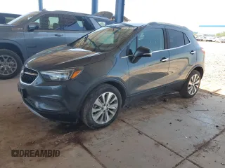 2017 Buick Encore Preferred z VIN KL4CJASBXHB103516, wystawiony jako Copart lot #61076075 z przebiegiem 86 840 mil mil oraz Szkoda całkowita • Salvage title. Historia ofert i sprzedaży dostępna na DreamBid. Obrazek 1.