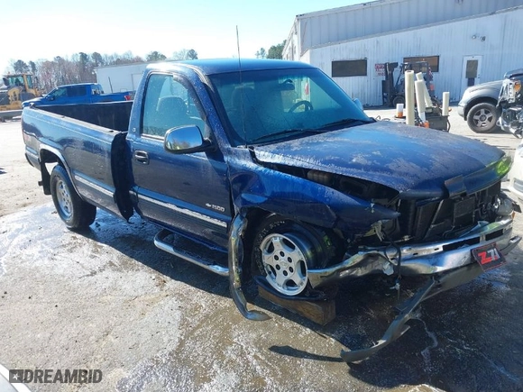 2000 Chevrolet Silverado 1500 LS with VIN 1GCEK14T8YE256265, listed as a IAAI auction lot 41826268 with 419,780 mi miles. Bid and sale history available at carsss.com. Image 1.