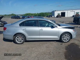 2012 Volkswagen Jetta SE with VIN 3VWDP7AJ5CM352597, listed as a IAAI auction lot 42301441 with 109,248 mi miles and . Bid and sale history available at DreamBid. Image 13.