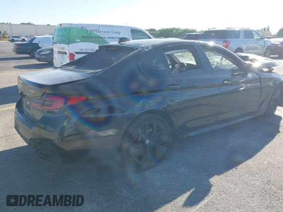 2021 BMW 5 Series 530i z VIN WBA53BH00MWX06009, wystawiony jako IAAI lot #41713802 z przebiegiem 67 140 mil mil oraz . Historia ofert i sprzedaży dostępna na DreamBid. Obrazek 4.