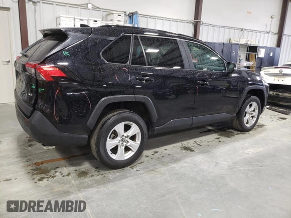 2021 Toyota RAV4 XLE with VIN 2T3W1RFVXMC161134, listed as a Copart auction lot 58499515 with 45,660 mi miles and Clean title. Bid and sale history available at DreamBid. Image 3.