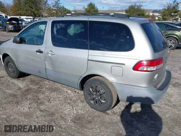 2002 Toyota Sienna LE with VIN 4T3ZF13C52U450825, listed as a IAAI auction lot 41604636 with 179,495 mi miles. Bid and sale history available at carsss.com. Image 3.