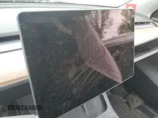 2025 Tesla Model Y Long Range z VIN 7SAYGAEE4SF260398, wystawiony jako Copart lot #54580745 z przebiegiem Nie podano mil oraz Szkoda całkowita • Salvage title. Historia ofert i sprzedaży dostępna na DreamBid. Obrazek 9.