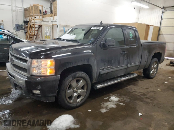 2011 Chevrolet Silverado 1500 with VIN 1GCRKSE28BZ306093, listed as a Copart auction lot 44718745 with 208,915 mi miles and Clean Title. Bid and sale history available at DreamBid. Image 1.