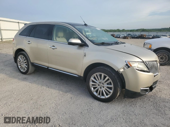 2011 Lincoln MKX z VIN 2LMDJ6JK1BBJ20361, wystawiony jako Copart lot #55584515 z przebiegiem 112 816 mil mil oraz Szkoda całkowita • Salvage title. Historia ofert i sprzedaży dostępna na DreamBid. Obrazek 4.
