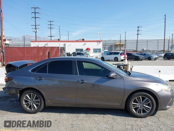 2015 Toyota Camry XLE with VIN 4T1BF1FK6FU901697, listed as a IAAI auction lot 41974098 with 121,817 mi miles. Bid and sale history available at carsss.com. Image 14.