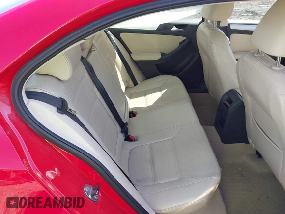 2013 Volkswagen Jetta SE z VIN 3VWDP7AJ2DM396638, wystawiony jako IAAI lot #41917933 z przebiegiem 156 882 mil mil oraz . Historia ofert i sprzedaży dostępna na DreamBid. Obrazek 8.