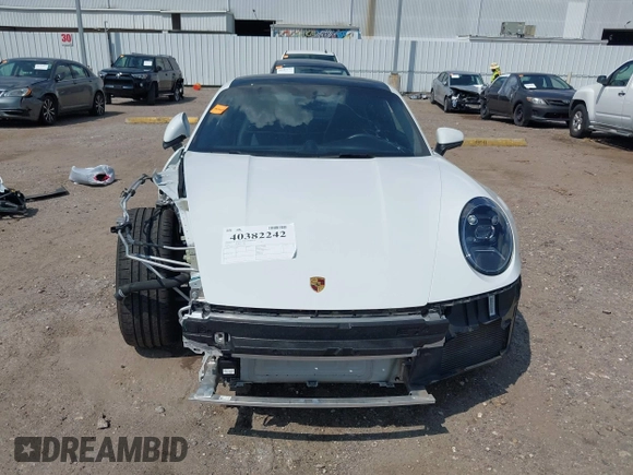 2022 Porsche 911 Carrera with VIN WP0AA2A91NS206000, listed as a IAAI auction lot 40382242 with 26,394 mi miles. Bid and sale history available at carsss.com. Image 13.