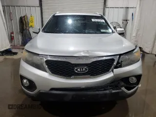 2011 Kia Sorento LX with VIN 5XYKT4A1XBG059116, listed as a Copart auction lot 89191375 with 136,810 mi miles and Salvage Title. Bid and sale history available at carsss.com. Image 5.