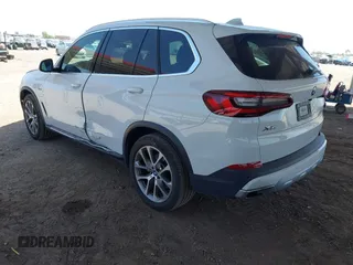 2023 BMW X5 xDrive45e z VIN 5UXTA6C08P9P19395, wystawiony jako IAAI lot #42272149 z przebiegiem 3 281 mil mil oraz . Historia ofert i sprzedaży dostępna na DreamBid. Obrazek 3.