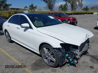 2018 Mercedes-Benz E 300 с VIN WDDZF4JB9JA433928, выставлен на аукционе IAAI как лот 41808612 с пробегом 25 064 миль миль и . История ставок и продаж доступна на DreamBid. Изображение 1.