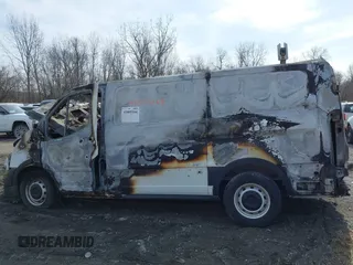 2021 Ford Transit с VIN 1FTBR1YGXMKA98700, выставлен на аукционе IAAI как лот 41805164 с пробегом Не указан миль и . История ставок и продаж доступна на DreamBid. Изображение 13.