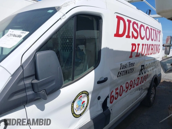 2022 Ford Transit Cargo with VIN 1FTBR1C80NKA05202, listed as a IAAI auction lot 42096686 with 75,302 mi miles and . Bid and sale history available at carsss.com. Image 14.