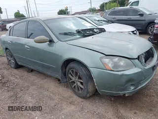 2006 Nissan Altima 2.5 with VIN 1N4AL11D46N325738, listed as a IAAI auction lot 42097809 with 299,243 mi miles. Bid and sale history available at carsss.com. Image 1.