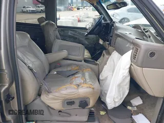 2002 Chevrolet Tahoe LS z VIN 1GNEC13Z72R258244, wystawiony jako IAAI lot #42639069 z przebiegiem Nie podano mil oraz . Historia ofert i sprzedaży dostępna na DreamBid. Obrazek 5.