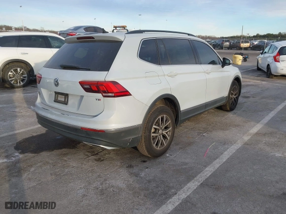 2018 Volkswagen Tiguan SEL with VIN 3VV3B7AX7JM195624, listed as a IAAI auction lot 41308188 with 96,698 mi miles. Bid and sale history available at carsss.com. Image 4.