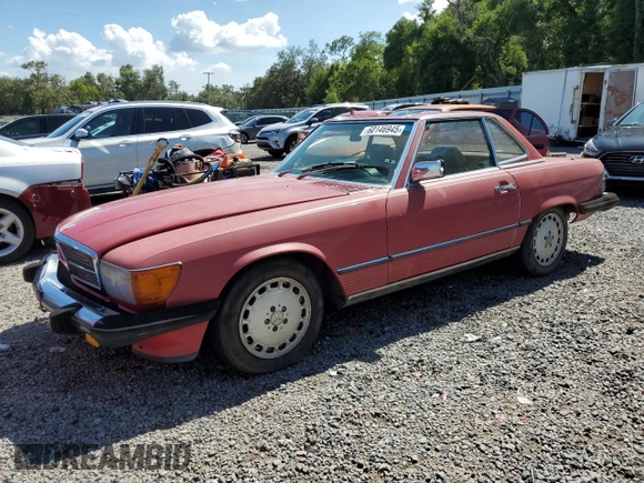 1986 Mercedes-Benz 560 SL z VIN WDBBA48D3GA038202, wystawiony jako Copart lot #60146945 z przebiegiem 219 226 mil mil oraz Czysty tytuł • Clean title. Historia ofert i sprzedaży dostępna na DreamBid. Obrazek 1.