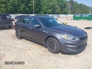2018 Kia Optima LX z VIN KNAGT4L34J5232346, wystawiony jako IAAI lot #42136524 z przebiegiem 119 977 mil mil oraz . Historia ofert i sprzedaży dostępna na DreamBid. Obrazek 1.
