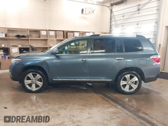 2012 Toyota Highlander Limited with VIN 5TDDK3EH4CS152327, listed as a IAAI auction lot 41661129 with 196,836 mi miles. Bid and sale history available at carsss.com. Image 14.