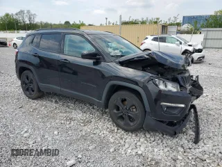 2018 Jeep Compass Altitude z VIN 3C4NJCBB5JT327078, wystawiony jako Copart lot #56466005 z przebiegiem 73 768 mil mil oraz Szkoda całkowita • Salvage title. Historia ofert i sprzedaży dostępna na DreamBid. Obrazek 4.