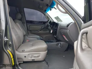 2007 Toyota Sequoia SR5 with VIN 5TDZT34A07S289293, listed as a IAAI auction lot 41879073 with 155,777 mi miles. Bid and sale history available at carsss.com. Image 5.
