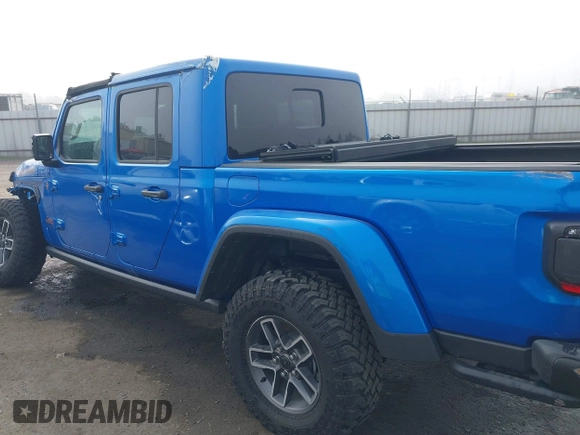 2024 Jeep Gladiator Mojave X z VIN 1C6JJTEG5RL121313, wystawiony jako IAAI lot #41013599 z przebiegiem 2 952 mil mil oraz . Historia ofert i sprzedaży dostępna na DreamBid. Obrazek 15.
