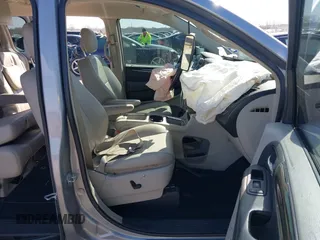 2014 Chrysler Town & Country Touring-L with VIN 2C4RC1CG7ER234517, listed as a IAAI auction lot 41824484 with 190,245 mi miles. Bid and sale history available at carsss.com. Image 5.