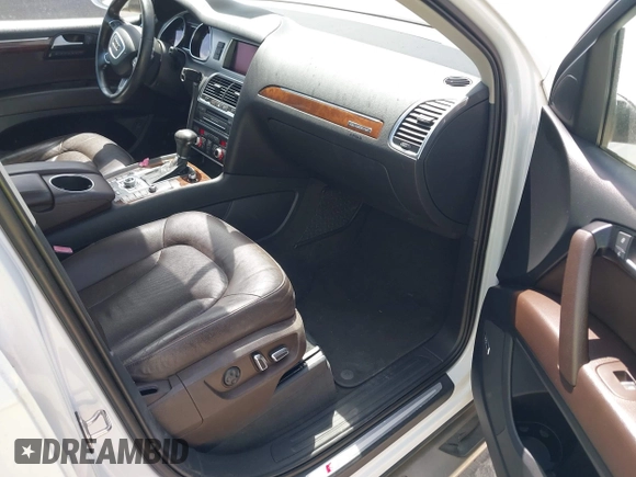 2013 Audi Q7 S line Prestige z VIN WA1DGAFE4DD005118, wystawiony jako IAAI lot #42093205 z przebiegiem 102 409 mil mil oraz . Historia ofert i sprzedaży dostępna na DreamBid. Obrazek 5.