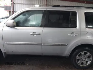 2011 Honda Pilot Touring with VIN 5FNYF4H90BB084692, listed as a IAAI auction lot 41867622 with 62,805 mi miles. Bid and sale history available at carsss.com. Image 14.