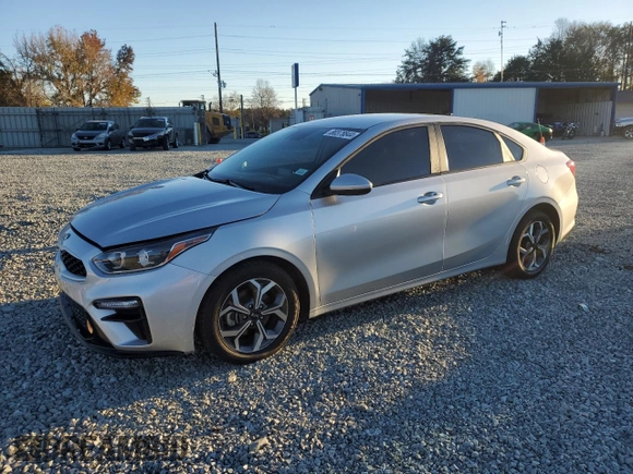 2021 Kia Forte LXS z VIN 3KPF24AD9ME352097, wystawiony jako Copart lot #80900344 z przebiegiem 95 263 mil mil oraz Szkoda całkowita • Salvage title. Historia ofert i sprzedaży dostępna na DreamBid. Obrazek 1.