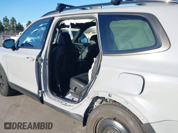 2024 Kia Telluride SX Prestige X-Pro with VIN 5XYP5DGCXRG428642, listed as a IAAI auction lot 41518556 with 12,244 mi miles and . Bid and sale history available at DreamBid. Image 6.