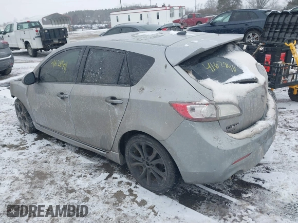 2011 Mazda 3 S Grand Touring z VIN JM1BL1M67B1417049, wystawiony jako IAAI lot #41628411 z przebiegiem 178 790 mil mil oraz . Historia ofert i sprzedaży dostępna na DreamBid. Obrazek 3.