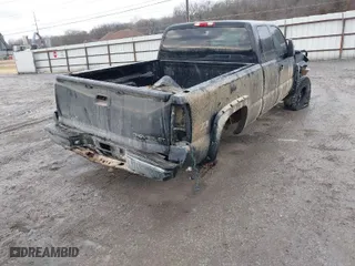 2003 Chevrolet Silverado 1500 LS with VIN 2GCEK19T831156203, listed as a IAAI auction lot 41513601 with 171,586 mi miles. Bid and sale history available at carsss.com. Image 4.