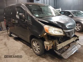 2015 Nissan NV200 z VIN 3N8CM0JT3FK714642, wystawiony jako IAAI lot #41538122 z przebiegiem 206 565 mil mil oraz . Historia ofert i sprzedaży dostępna na DreamBid. Obrazek 1.