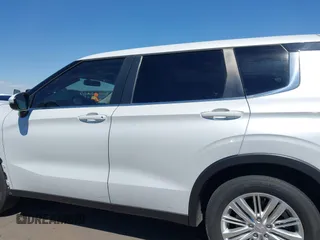 2023 Mitsubishi Outlander ES z VIN JA4J3TA89PZ021852, wystawiony jako IAAI lot #42216369 z przebiegiem 23 321 mil mil oraz . Historia ofert i sprzedaży dostępna na DreamBid. Obrazek 15.