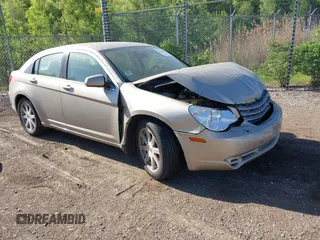 2009 Chrysler Sebring Limited z VIN 1C3LC56V29N561843, wystawiony jako IAAI lot #42286794 z przebiegiem 60 182 mil mil oraz . Historia ofert i sprzedaży dostępna na DreamBid. Obrazek 1.