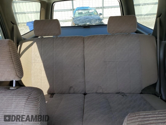 1998 Toyota 4Runner SR5 z VIN JT3GN86R0W0076447, wystawiony jako Copart lot #52280815 z przebiegiem 231 742 mil mil oraz Szkoda całkowita • Salvage title. Historia ofert i sprzedaży dostępna na DreamBid. Obrazek 10.