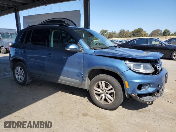 2017 Volkswagen Tiguan S with VIN WVGAV7AX3HK002668, listed as a Copart auction lot 55182385 with 128,991 mi miles and Clean Title. Bid and sale history available at DreamBid. Image 4.
