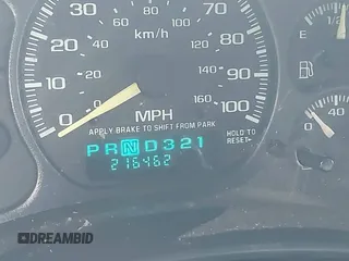 2001 Chevrolet Suburban LS with VIN 3GNEC16T21G209183, listed as a IAAI auction lot 41503236 with 216,462 mi miles. Bid and sale history available at carsss.com. Image 15.
