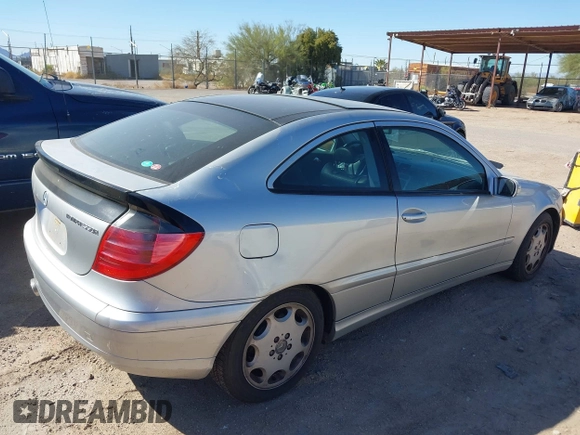 2002 Mercedes-Benz C 230/260/280/320 with VIN WDBRN47J72A341633, listed as a IAAI auction lot 41773975 with Not Provided miles and . Bid and sale history available at DreamBid. Image 4.