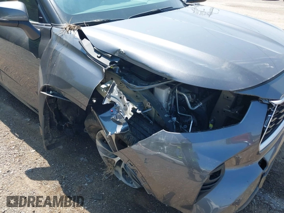 2022 Toyota Highlander XLE with VIN 5TDGZRBH6NS573548, listed as a IAAI auction lot 42398936 with 60,415 mi miles and . Bid and sale history available at DreamBid. Image 6.