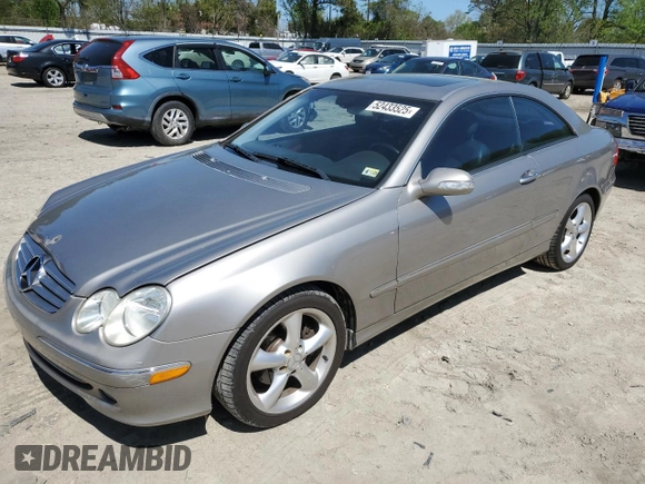 2005 Mercedes-Benz CLK 320 z VIN WDBTJ65J95F129288, wystawiony jako Copart lot #52433525 z przebiegiem 133 344 mil mil oraz Szkoda całkowita • Salvage title. Historia ofert i sprzedaży dostępna na DreamBid. Obrazek 1.