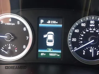 2018 Hyundai Sonata SEL with VIN 5NPE34AF2JH643218, listed as a IAAI auction lot 42139668 with 183,371 mi miles and . Bid and sale history available at carsss.com. Image 15.