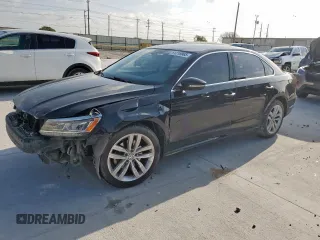 2018 Volkswagen Passat SE with VIN 1VWBA7A37JC016250, listed as a Copart auction lot 61218965 with 136,303 mi miles and Salvage title. Bid and sale history available at DreamBid. Image 1.