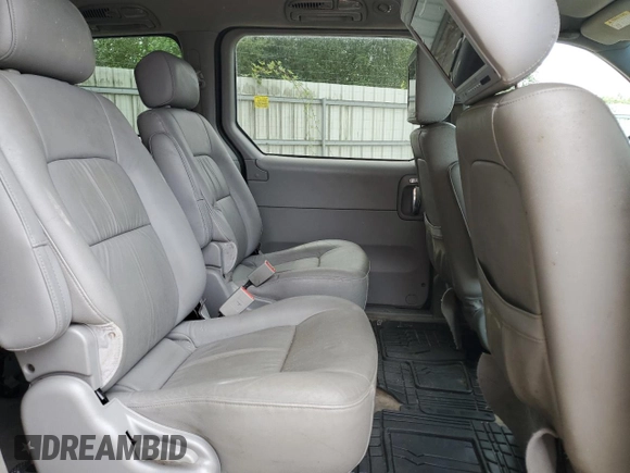 2004 Kia Sedona LX with VIN KNDUP131446581402, listed as a Copart auction lot 68083144 with 171,868 mi miles and Clean Title. Bid and sale history available at carsss.com. Image 11.