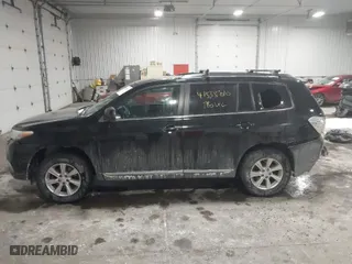2011 Toyota Highlander with VIN 5TDBK3EH6BS062005, listed as a IAAI auction lot 41555010 with 189,683 mi miles. Bid and sale history available at carsss.com. Image 14.