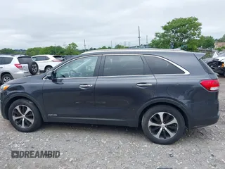 2016 Kia Sorento EX z VIN 5XYPHDA52GG161074, wystawiony jako IAAI lot #42447458 z przebiegiem 77 080 mil mil oraz . Historia ofert i sprzedaży dostępna na DreamBid. Obrazek 15.