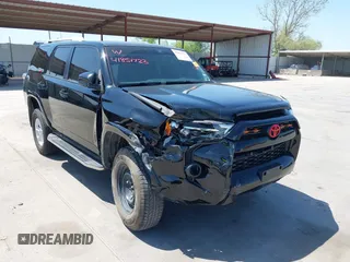 2014 Toyota 4Runner SR5 z VIN JTEZU5JR7E5077539, wystawiony jako IAAI lot #41851723 z przebiegiem 180 388 mil mil oraz . Historia ofert i sprzedaży dostępna na DreamBid. Obrazek 1.